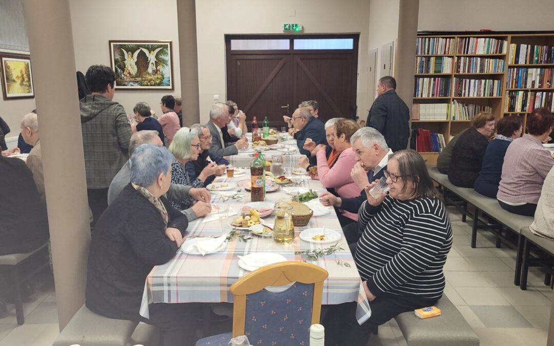 Susret starih i nemoćnih na župnom dvoru