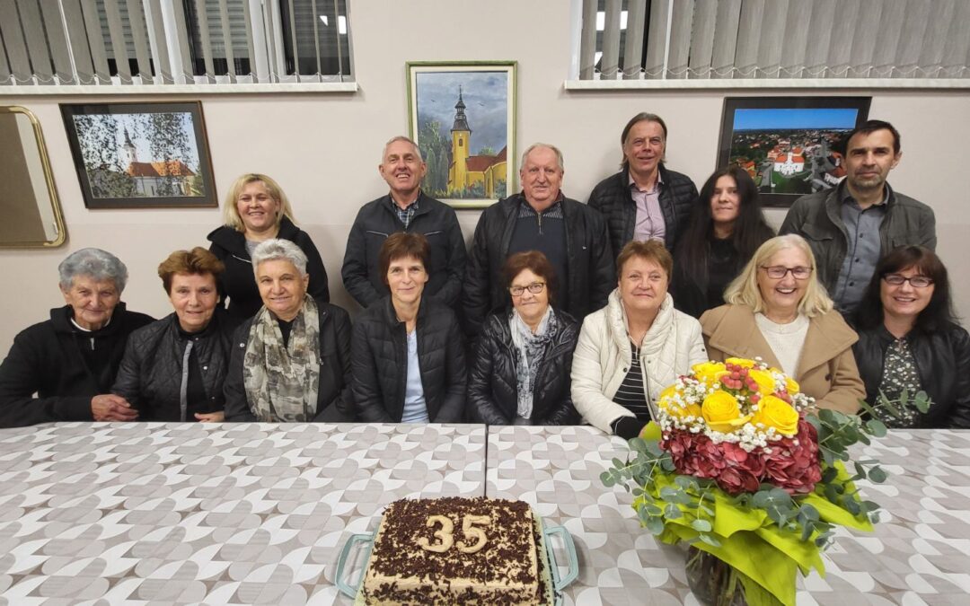 Slavlje 35.obljetnice vlč. Mladena Gorupića sa članovima molitvene zajednice