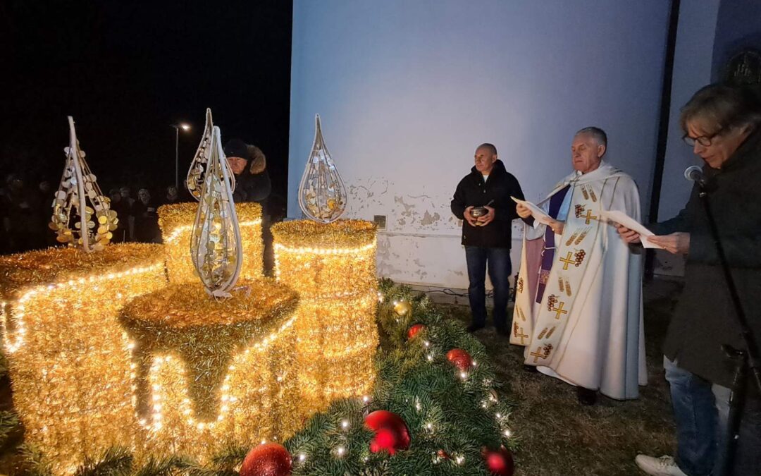 Blagoslov adventskog vijenca i paljenje prve adventske svijeće