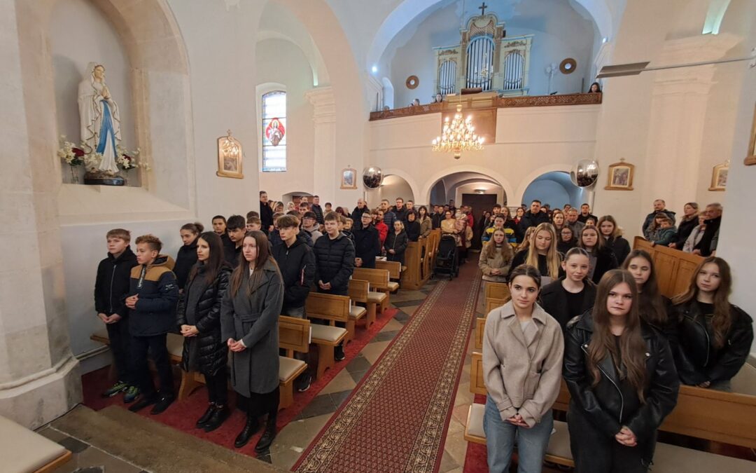 Danas na misi održano predstavljanje kandidata za krizmu 2025.