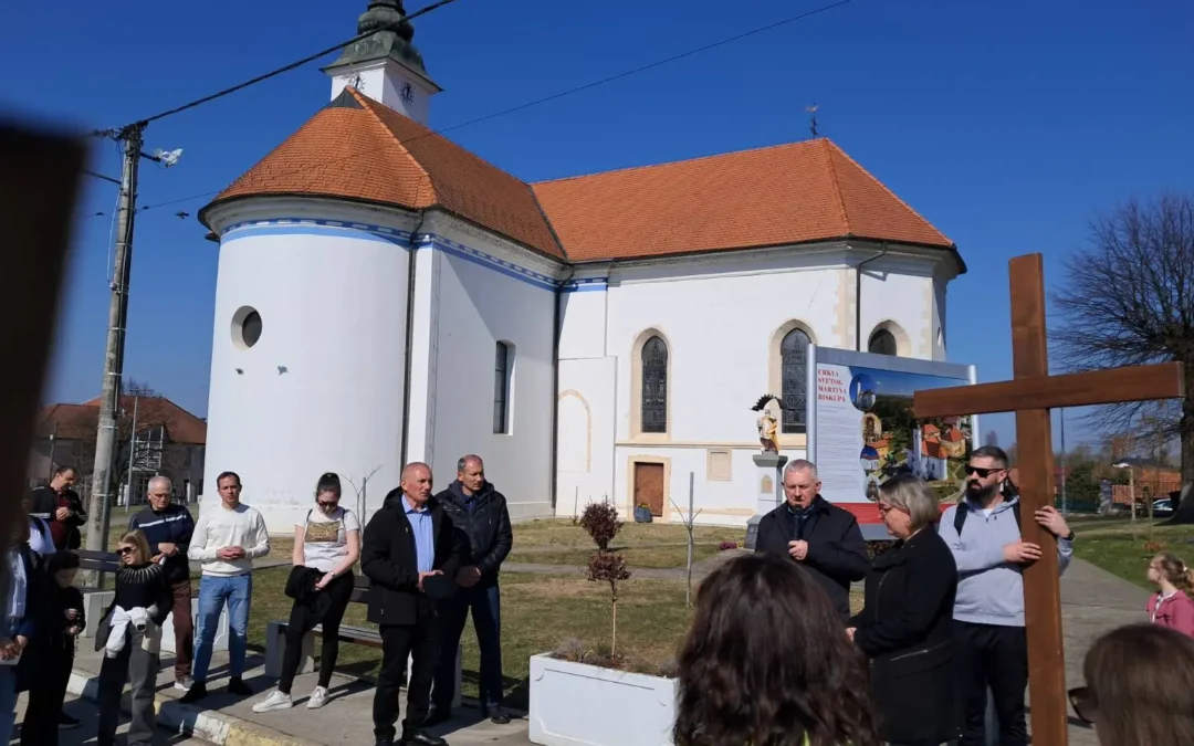 Dana 8. ožujka 2026. u našoj je župi održan Križni put po župi