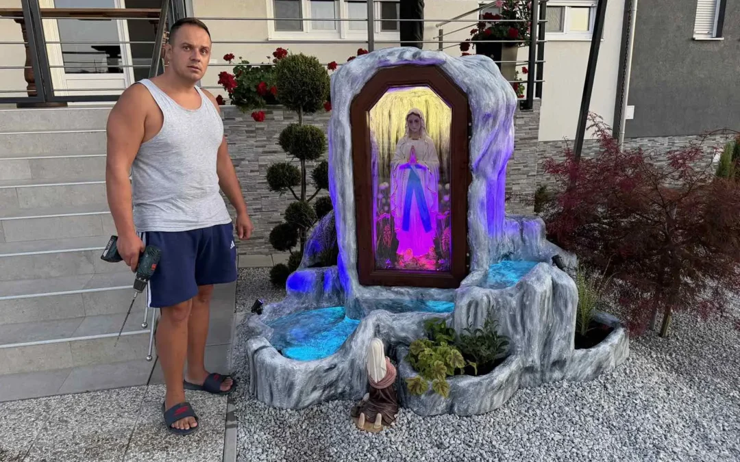 Nova skulptura Gospe Lurdske krasi naš župni dvor – zahvala Neven Kutnjak
